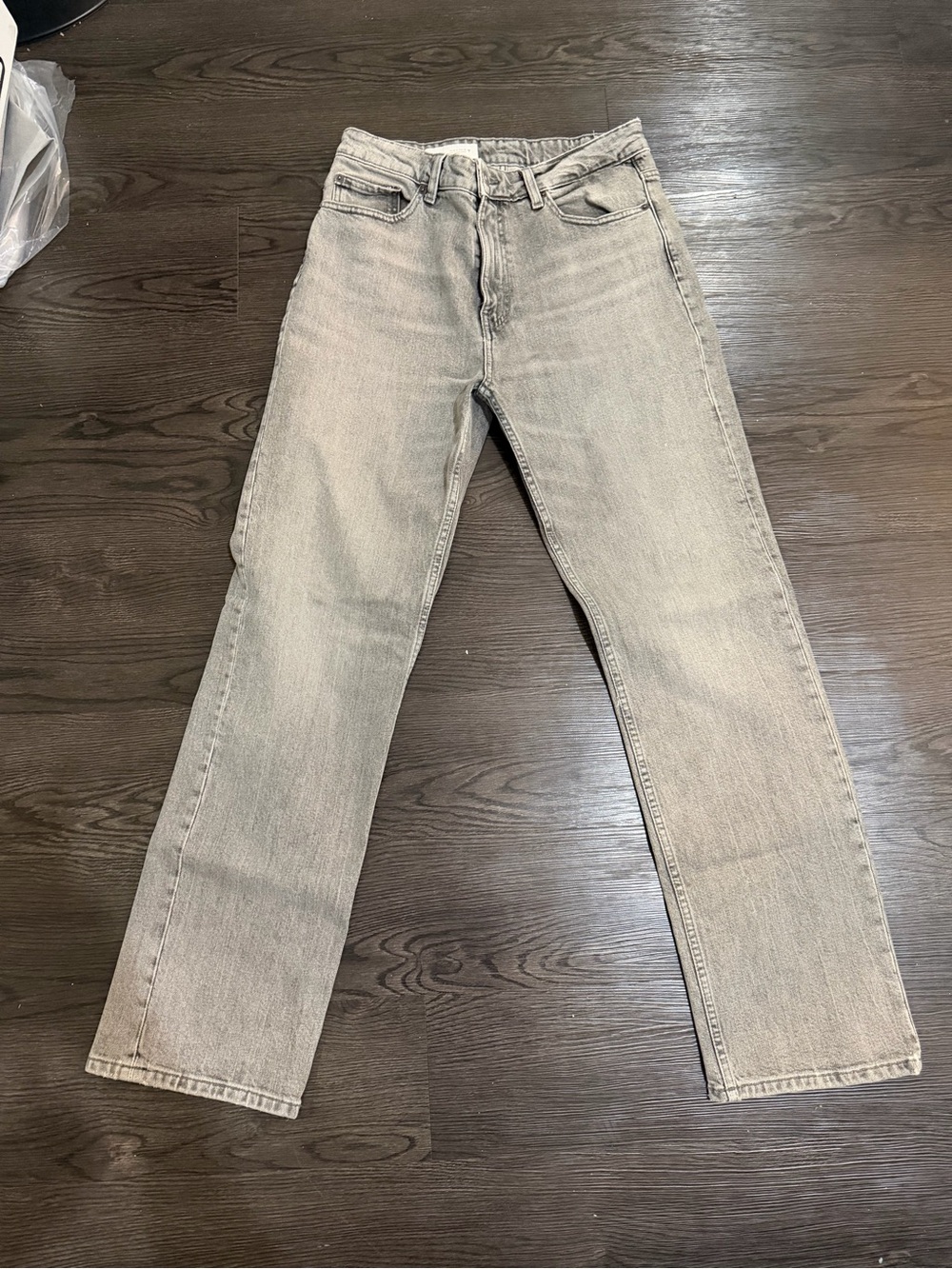 Zara women’s straight leg grey jeans